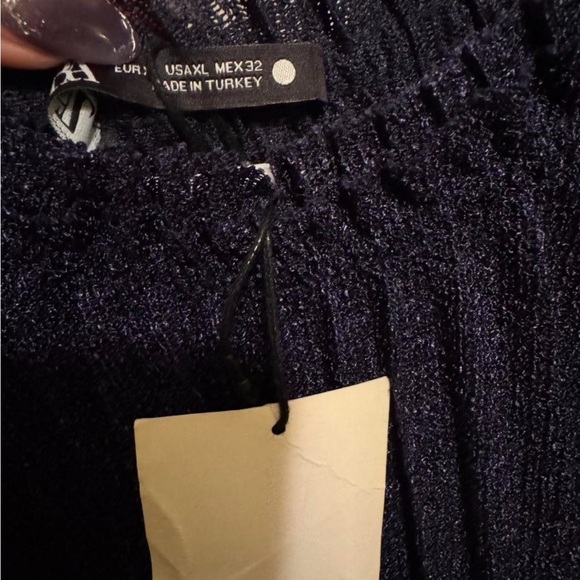 Zara Navy Blue Sheer Pleated Blouse | xL | NWT - Picture 3 of 7